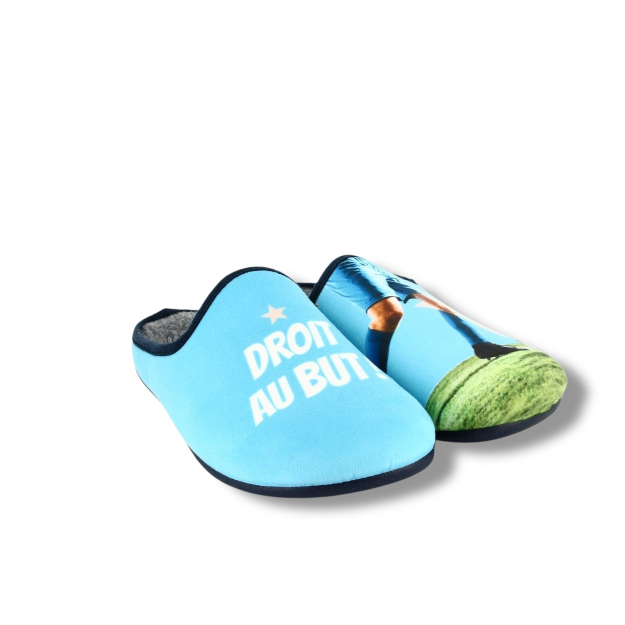 Pantoufles humoristiques « Droit au but »